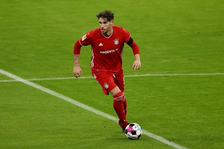 开云体育官网-哈维·马丁内斯：拜仁是欧冠头号热门之一 莱万进球本能70岁也在